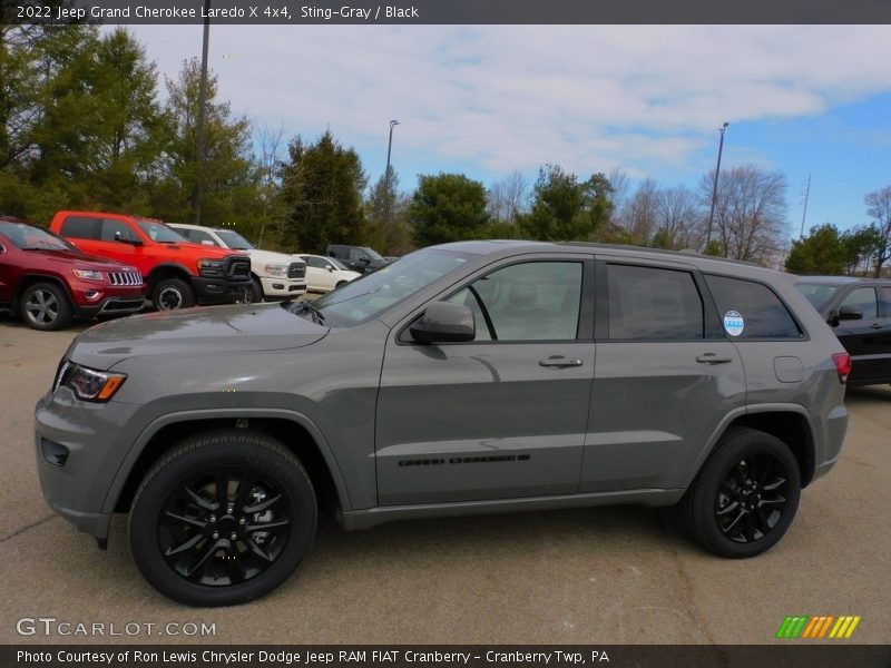 Sting-Gray / Black 2022 Jeep Grand Cherokee Laredo X 4x4