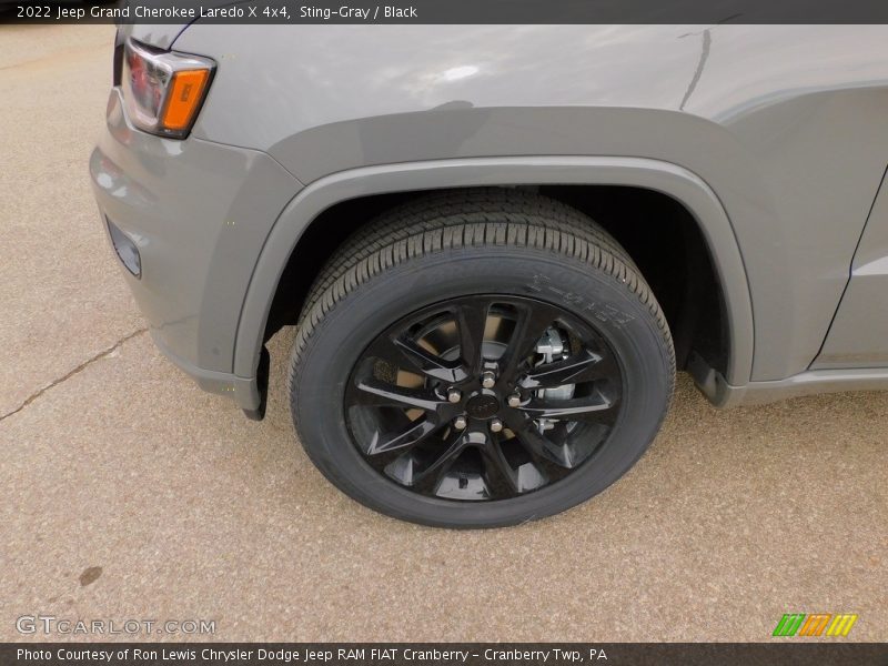 Sting-Gray / Black 2022 Jeep Grand Cherokee Laredo X 4x4