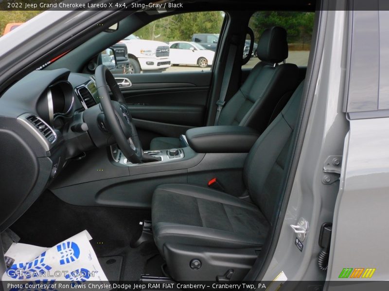 Sting-Gray / Black 2022 Jeep Grand Cherokee Laredo X 4x4