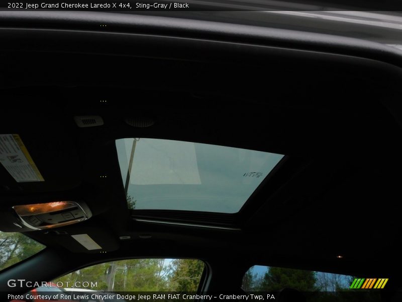Sting-Gray / Black 2022 Jeep Grand Cherokee Laredo X 4x4