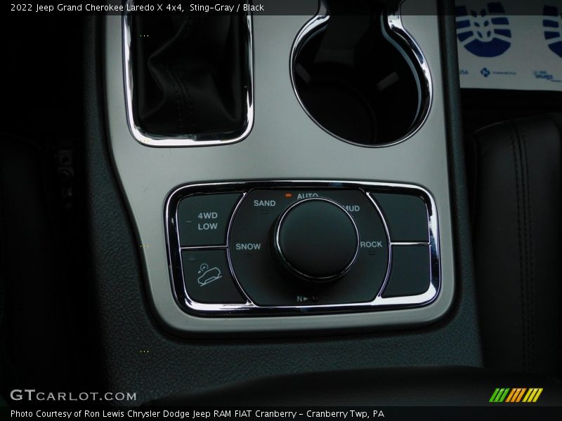 Sting-Gray / Black 2022 Jeep Grand Cherokee Laredo X 4x4