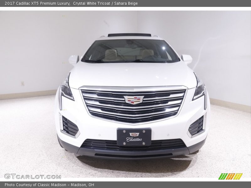 Crystal White Tricoat / Sahara Beige 2017 Cadillac XT5 Premium Luxury