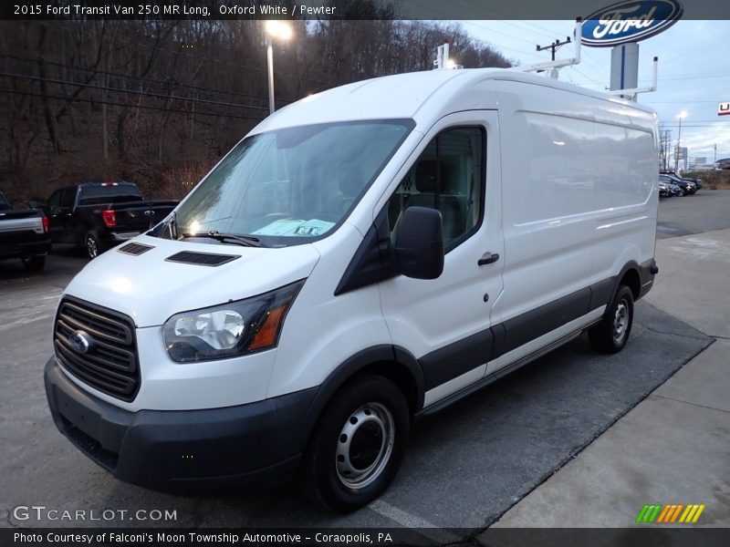 Front 3/4 View of 2015 Transit Van 250 MR Long