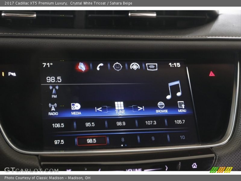 Crystal White Tricoat / Sahara Beige 2017 Cadillac XT5 Premium Luxury