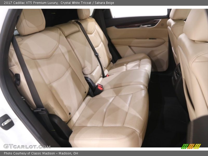 Crystal White Tricoat / Sahara Beige 2017 Cadillac XT5 Premium Luxury