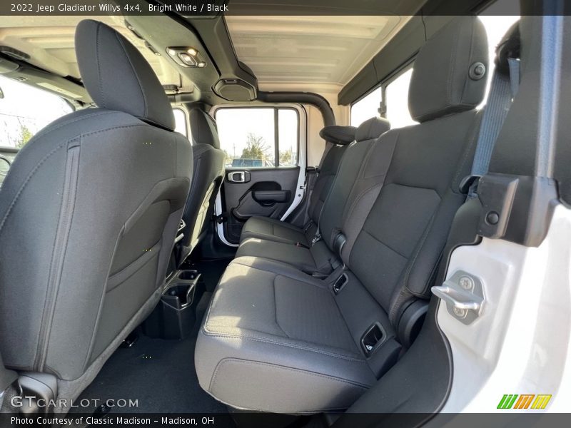 Bright White / Black 2022 Jeep Gladiator Willys 4x4