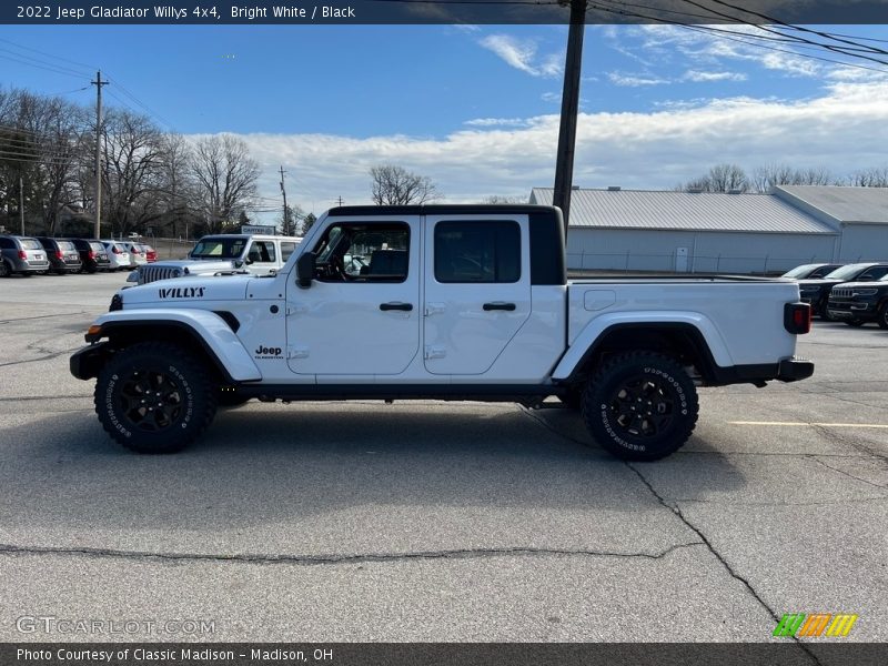 Bright White / Black 2022 Jeep Gladiator Willys 4x4