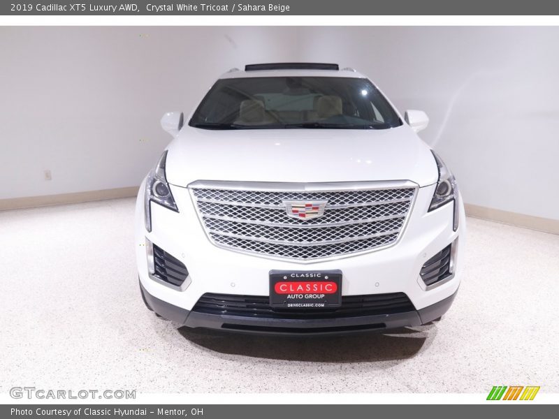 Crystal White Tricoat / Sahara Beige 2019 Cadillac XT5 Luxury AWD