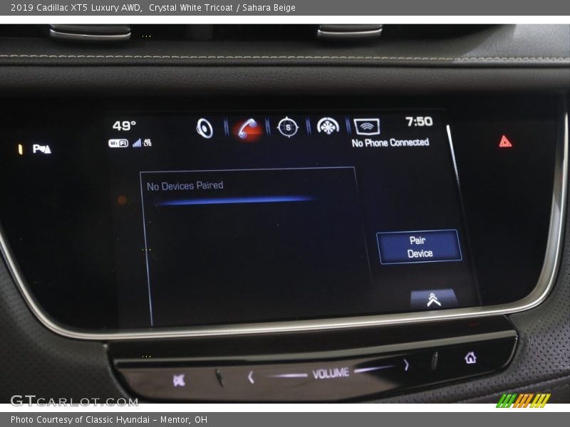 Crystal White Tricoat / Sahara Beige 2019 Cadillac XT5 Luxury AWD