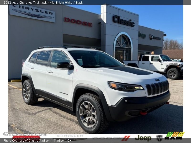 Bright White / Black 2022 Jeep Cherokee Trailhawk 4x4
