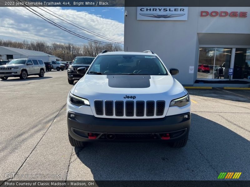 Bright White / Black 2022 Jeep Cherokee Trailhawk 4x4