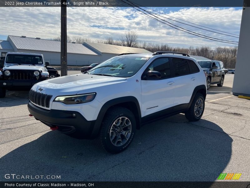 Bright White / Black 2022 Jeep Cherokee Trailhawk 4x4