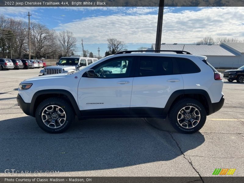 Bright White / Black 2022 Jeep Cherokee Trailhawk 4x4