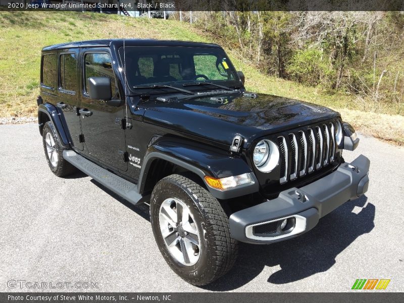 Front 3/4 View of 2020 Wrangler Unlimited Sahara 4x4