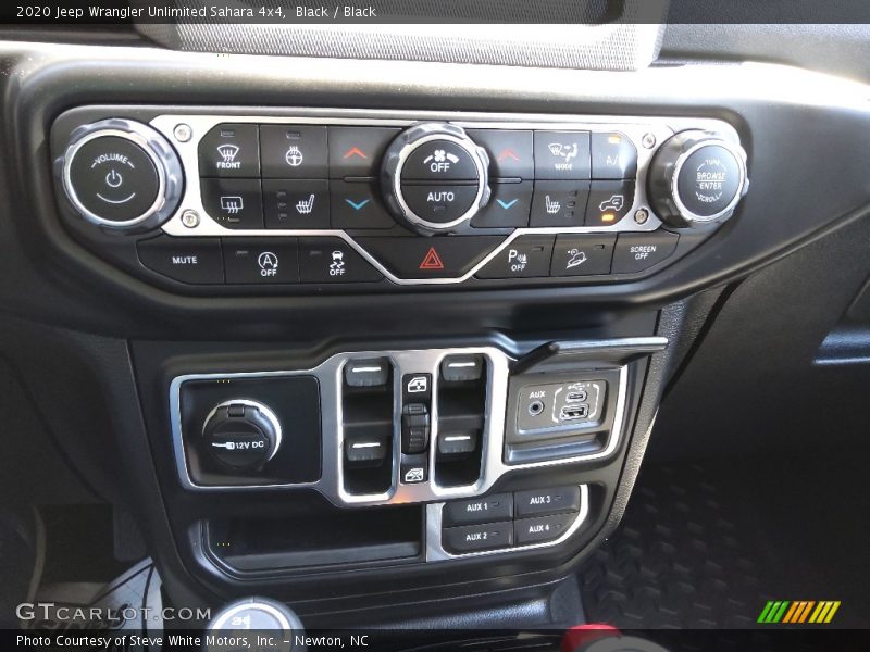 Black / Black 2020 Jeep Wrangler Unlimited Sahara 4x4