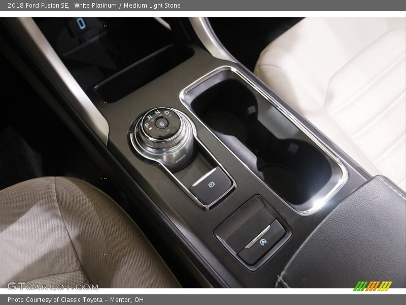 White Platinum / Medium Light Stone 2018 Ford Fusion SE