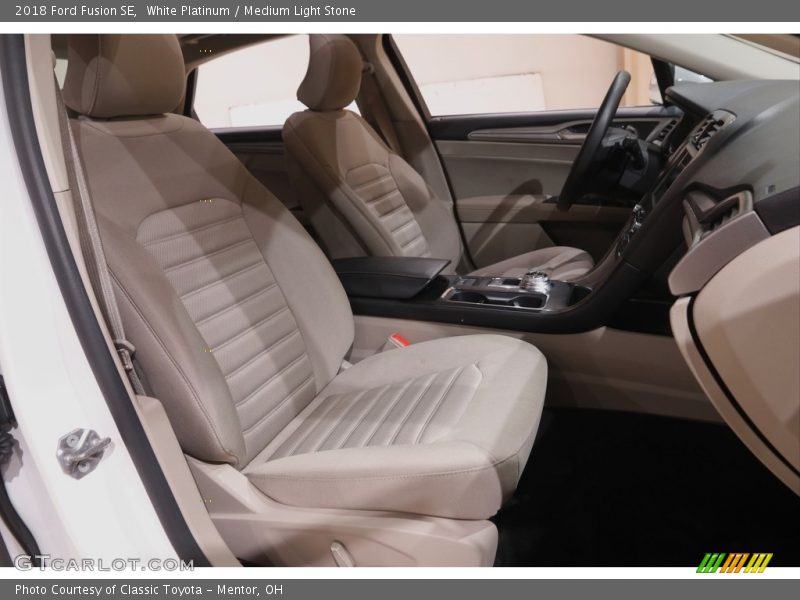 White Platinum / Medium Light Stone 2018 Ford Fusion SE