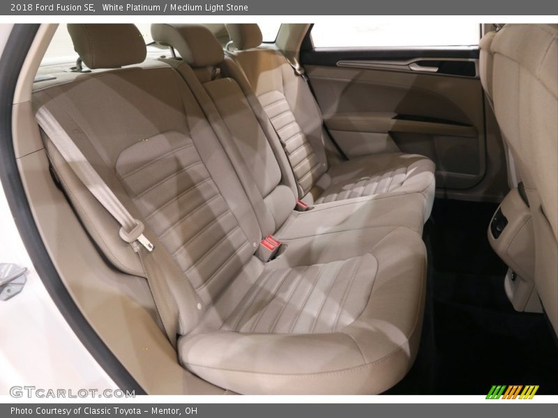 White Platinum / Medium Light Stone 2018 Ford Fusion SE