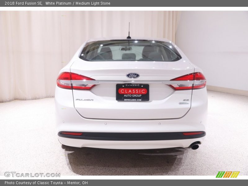 White Platinum / Medium Light Stone 2018 Ford Fusion SE