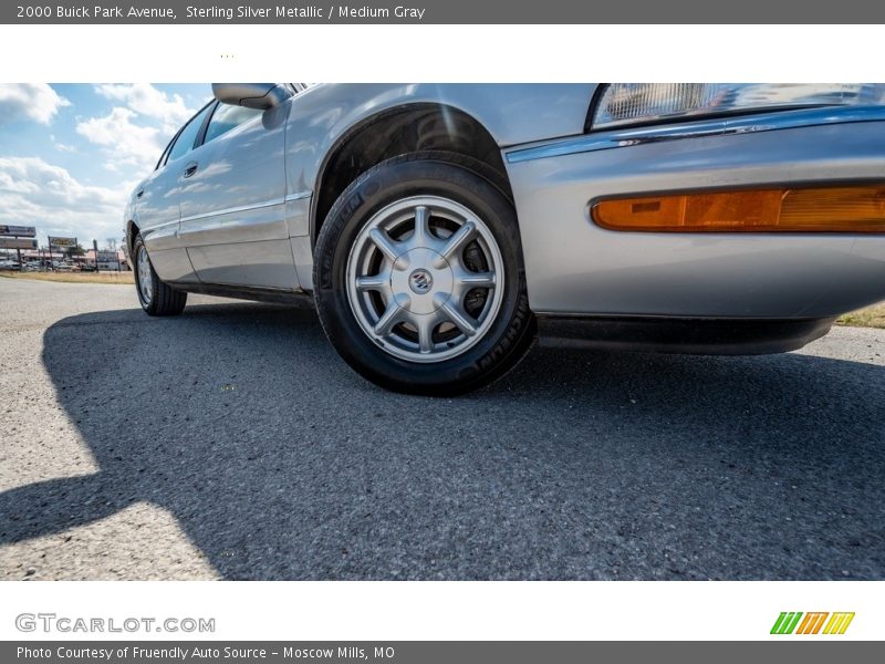 Sterling Silver Metallic / Medium Gray 2000 Buick Park Avenue