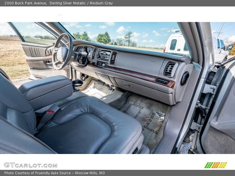 Sterling Silver Metallic / Medium Gray 2000 Buick Park Avenue