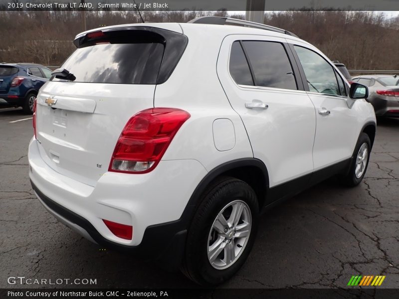 Summit White / Jet Black 2019 Chevrolet Trax LT AWD