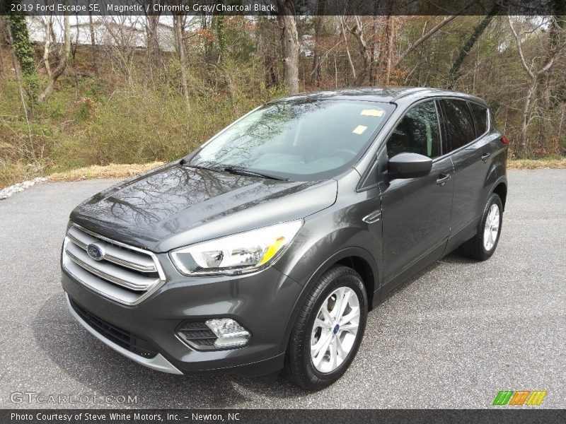 Magnetic / Chromite Gray/Charcoal Black 2019 Ford Escape SE