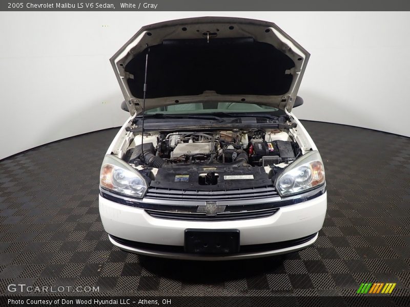 White / Gray 2005 Chevrolet Malibu LS V6 Sedan