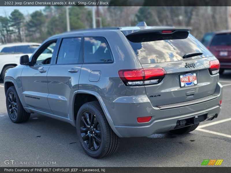 Sting-Gray / Black 2022 Jeep Grand Cherokee Laredo X 4x4