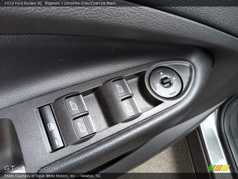 Magnetic / Chromite Gray/Charcoal Black 2019 Ford Escape SE