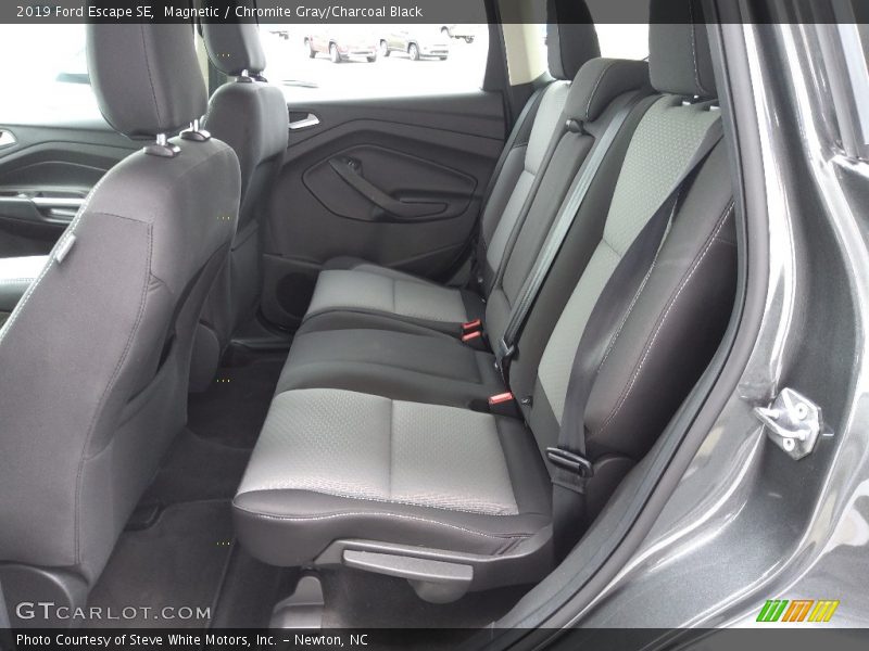 Magnetic / Chromite Gray/Charcoal Black 2019 Ford Escape SE