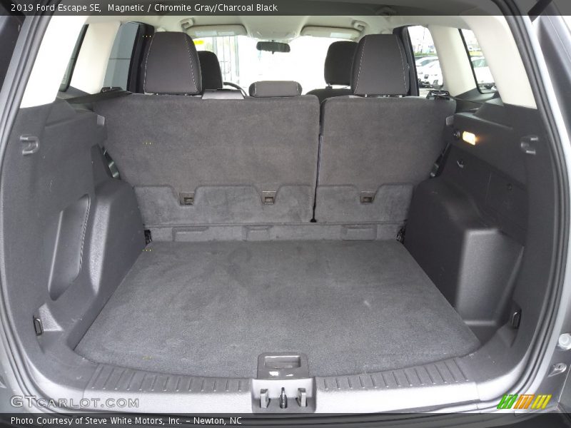 Magnetic / Chromite Gray/Charcoal Black 2019 Ford Escape SE