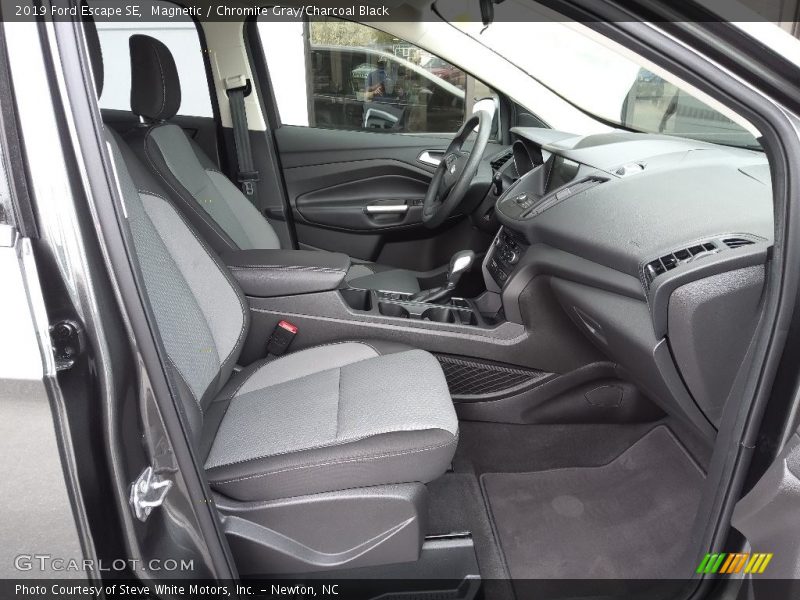Magnetic / Chromite Gray/Charcoal Black 2019 Ford Escape SE