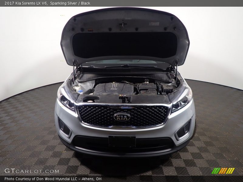 Sparkling Silver / Black 2017 Kia Sorento LX V6