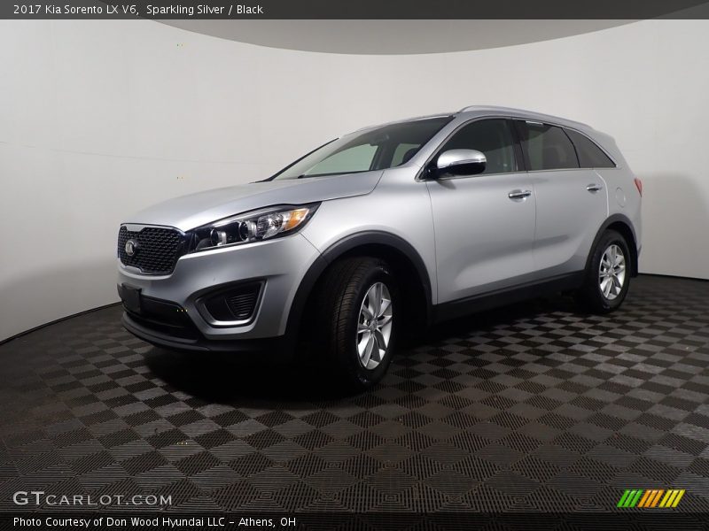 Sparkling Silver / Black 2017 Kia Sorento LX V6