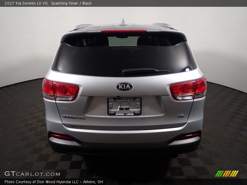 Sparkling Silver / Black 2017 Kia Sorento LX V6