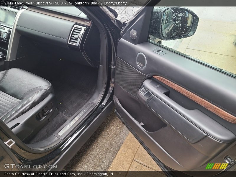 Santorini Black / Ebony/Ebony 2017 Land Rover Discovery HSE Luxury
