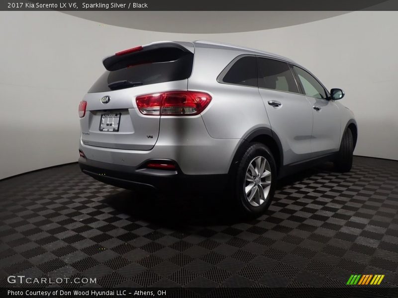Sparkling Silver / Black 2017 Kia Sorento LX V6