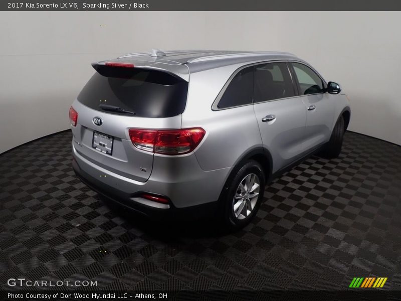 Sparkling Silver / Black 2017 Kia Sorento LX V6