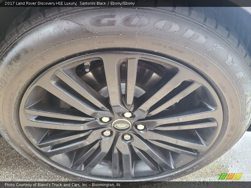 Santorini Black / Ebony/Ebony 2017 Land Rover Discovery HSE Luxury