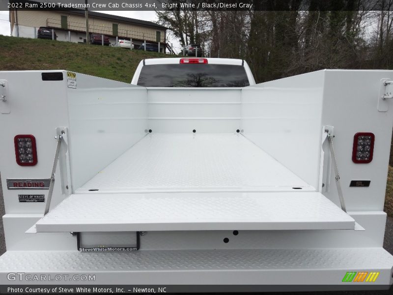 Bright White / Black/Diesel Gray 2022 Ram 2500 Tradesman Crew Cab Chassis 4x4