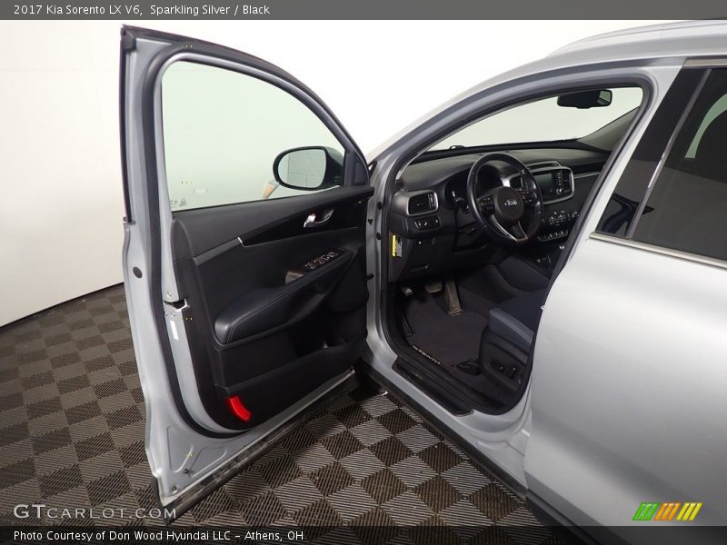 Sparkling Silver / Black 2017 Kia Sorento LX V6