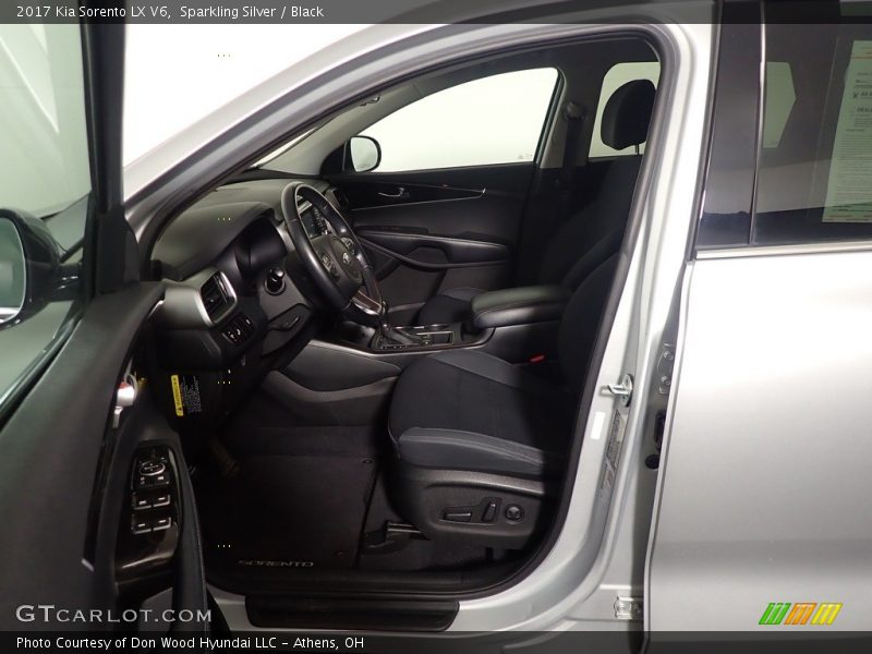 Sparkling Silver / Black 2017 Kia Sorento LX V6