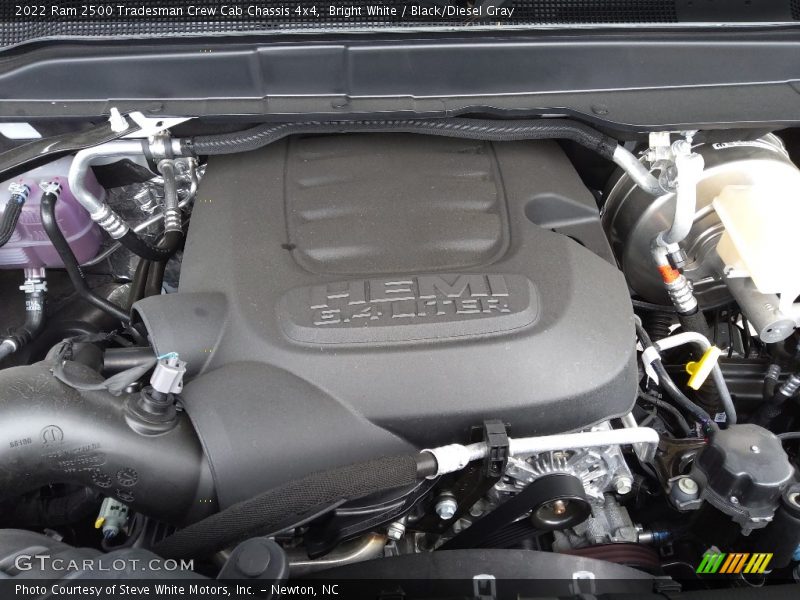 Bright White / Black/Diesel Gray 2022 Ram 2500 Tradesman Crew Cab Chassis 4x4