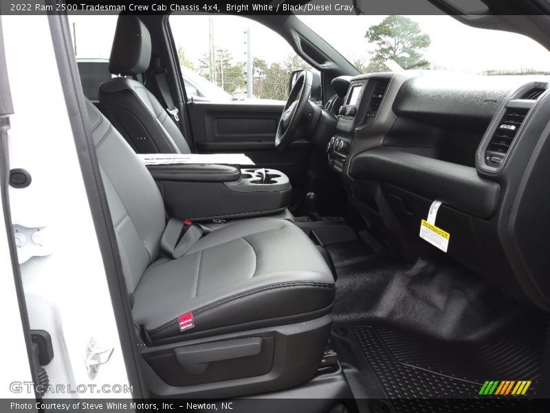 Bright White / Black/Diesel Gray 2022 Ram 2500 Tradesman Crew Cab Chassis 4x4