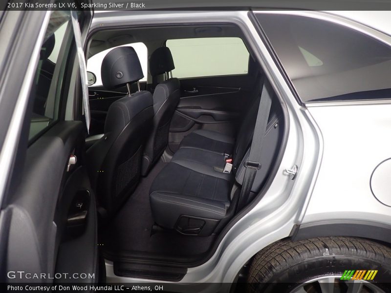 Sparkling Silver / Black 2017 Kia Sorento LX V6