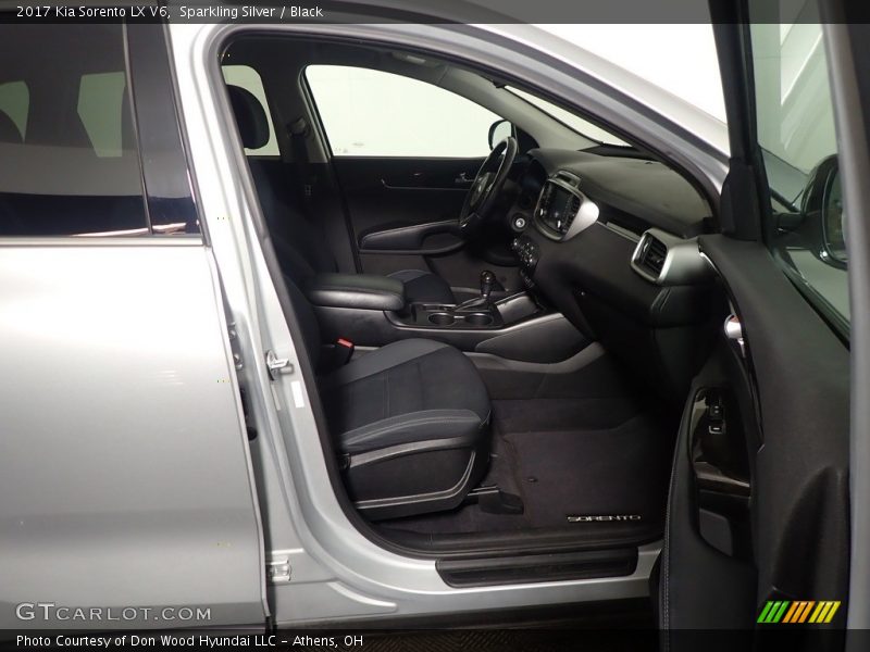 Sparkling Silver / Black 2017 Kia Sorento LX V6