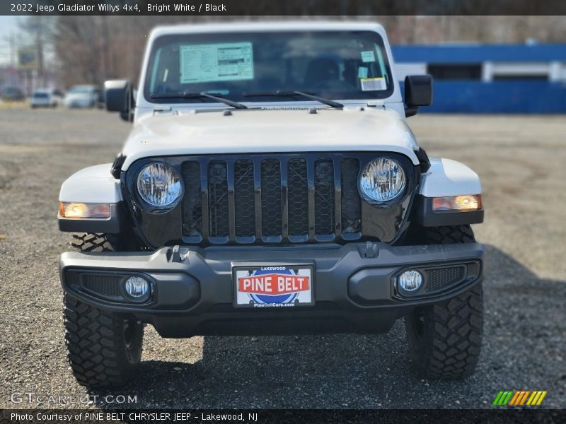 Bright White / Black 2022 Jeep Gladiator Willys 4x4