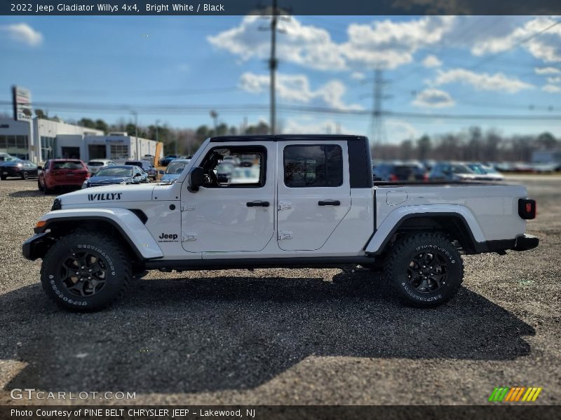 Bright White / Black 2022 Jeep Gladiator Willys 4x4