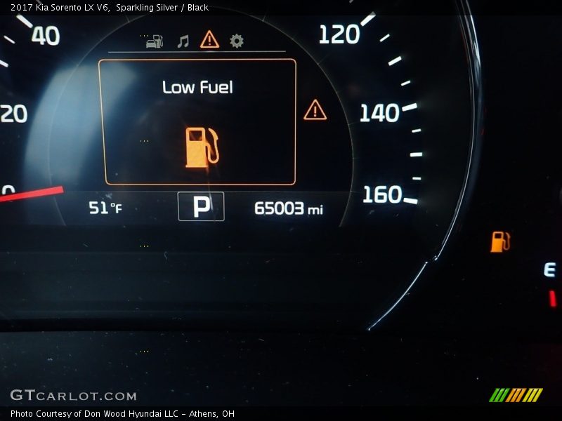 Sparkling Silver / Black 2017 Kia Sorento LX V6